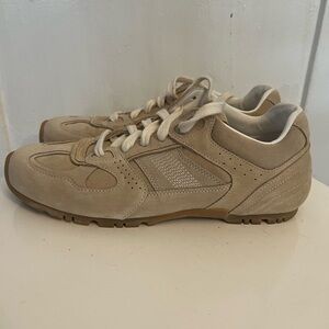 Alohas Tb.56 Sneakers IT 39 Women
Like new condition. Size 39.